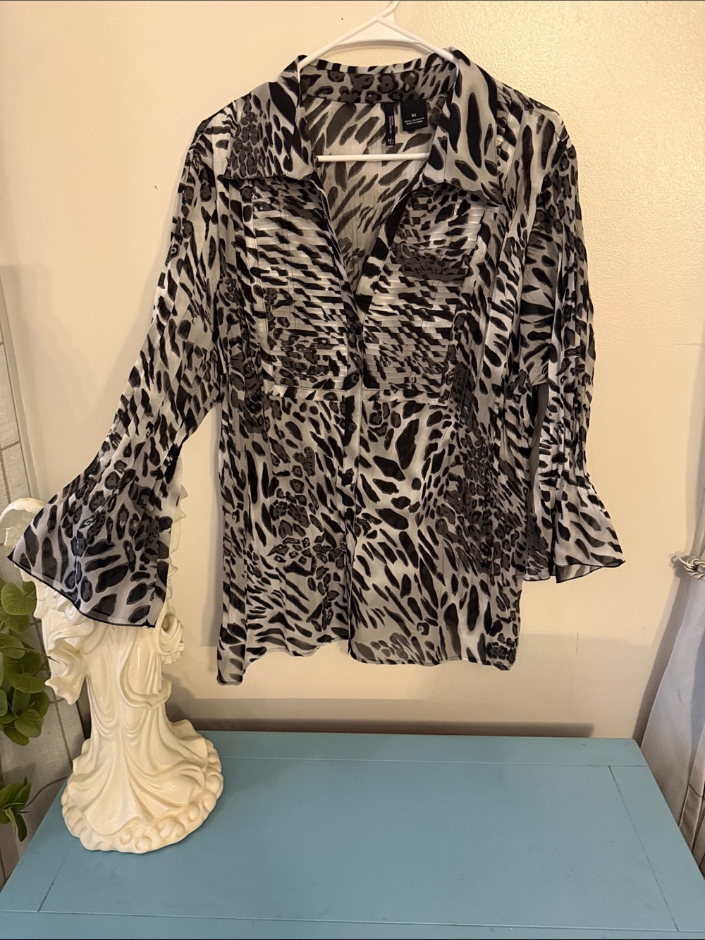 new directions Black & Gray Animal Print Button-Up Blouse with bell sleeves